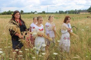 Славянские земледельческие обряды: что это, как они проводились и что значили?